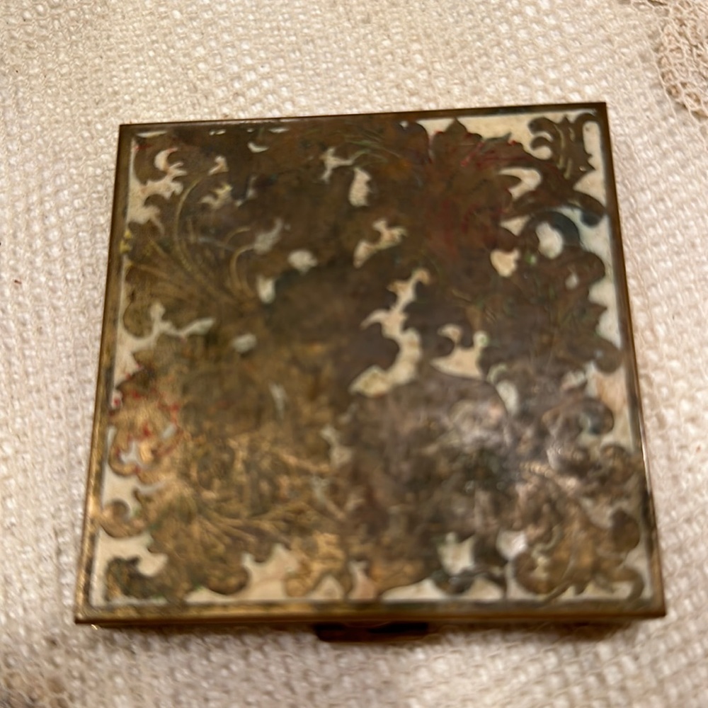 Vintage Volupte USA compact mirror case makeup enamel gold